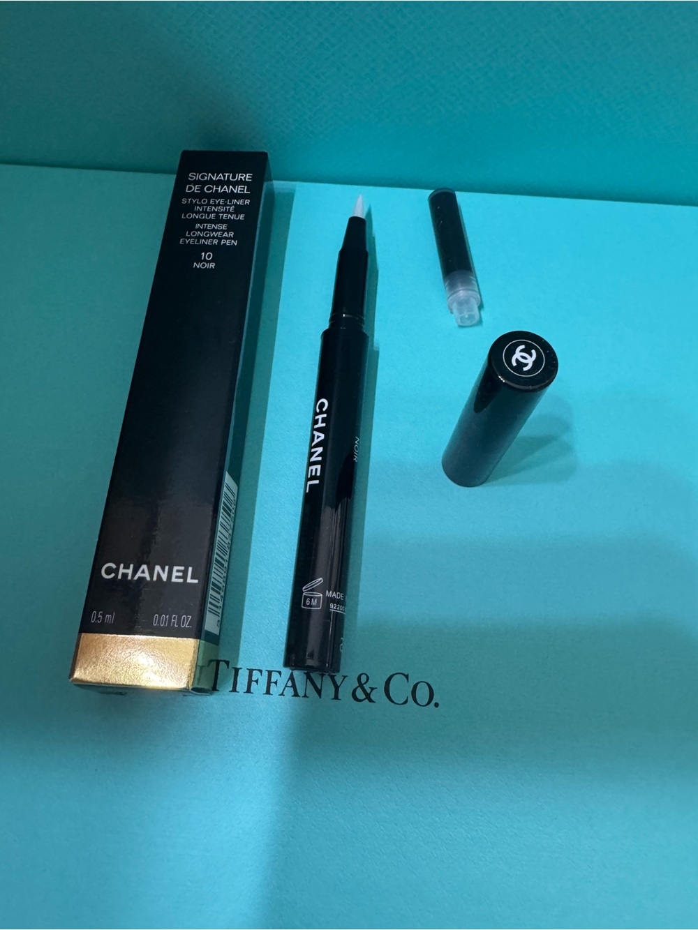CHANEL Signature De CHANEL Intense Eyeliner Pen - Black 10 NOIR